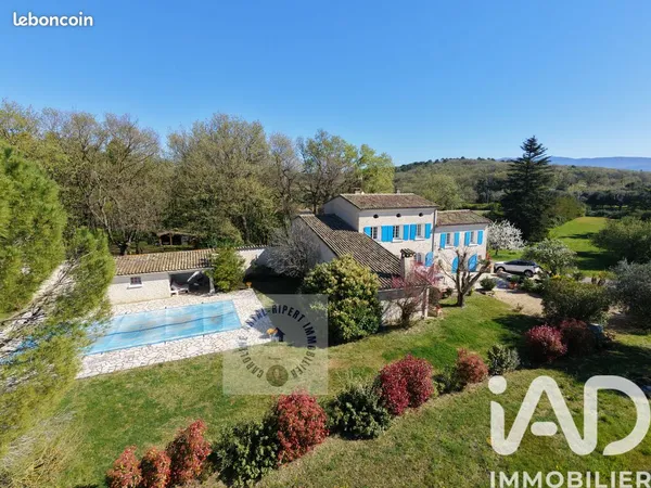 Propriété 7 pièces 159 m²