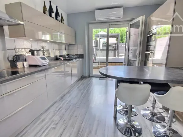 A VENDRE MAISON 6P / 113 M2 VALGELON LA ROCHETTE 73110.