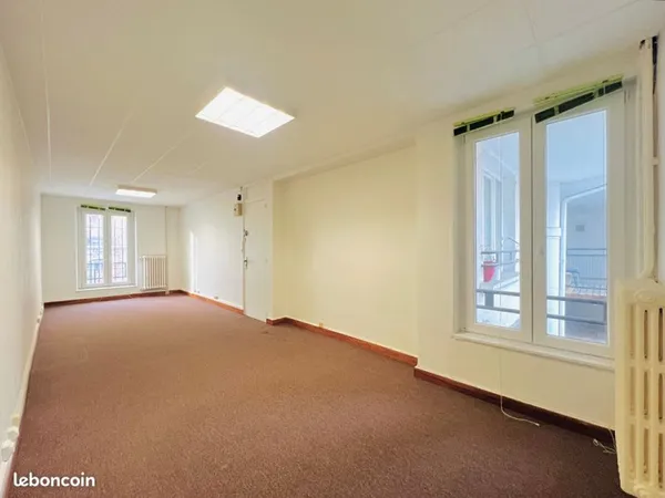 Atelier 24 m² IVRY SUR SEINE