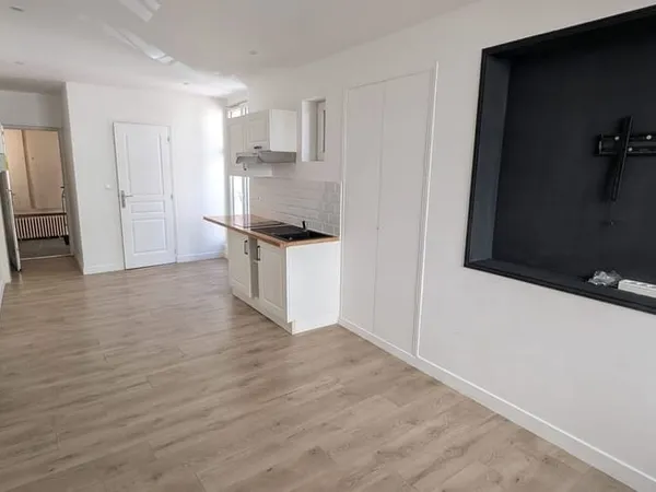 Studio 1 pièce 24 m²