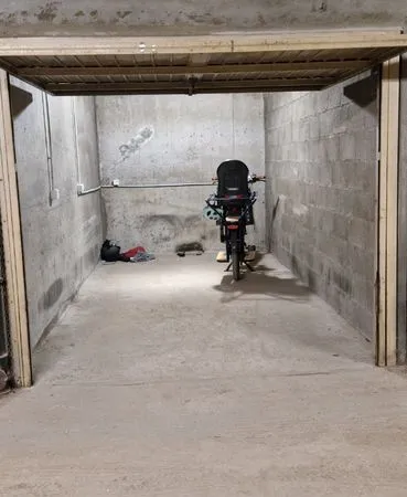 Loue parking fermé - Boxe moto/vélo