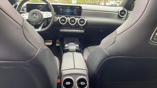 Mercedes Classe A 200 163 7G-DCT - Amg Line + – 2019 – 53175 km – Essence – Boîte Automatique — photo 2