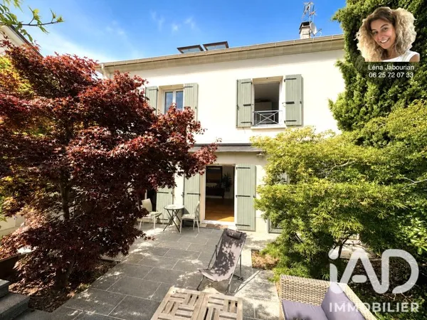 Maison 7 pièces 222 m²