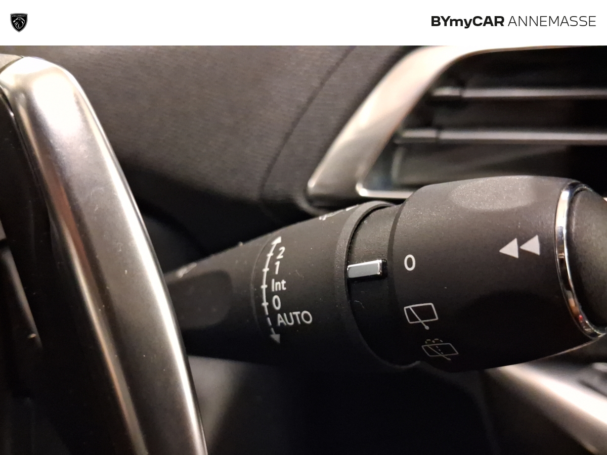 Peugeot 3008 Hybrid 225 e-EAT8 — photo 32