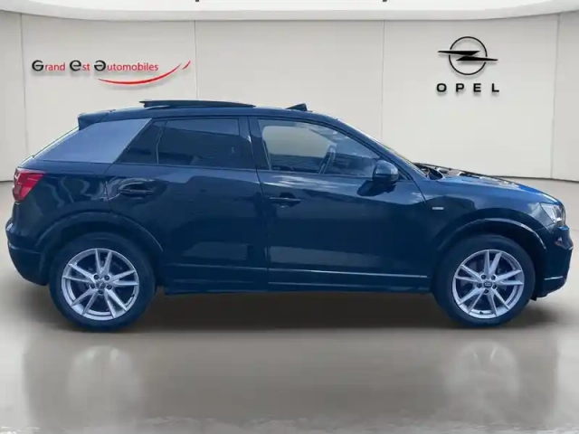 Audi Q2 1.4 tfsi 150ch cod s line s tronic 7 + toit ouvrant + attelage — photo 8