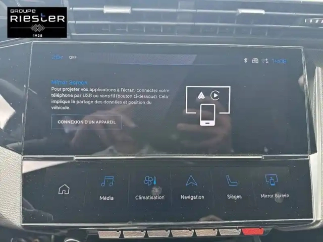 Peugeot 408 phev 225 e-eat8 — photo 15