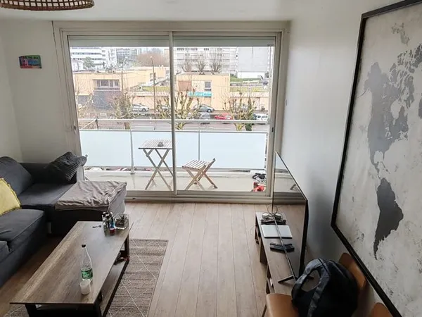 Chambre à louer dans appartement en colocation