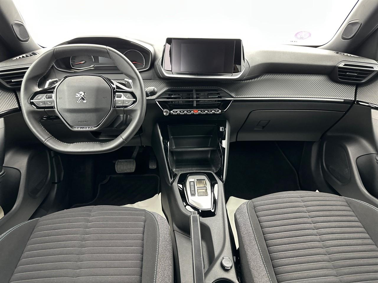 Peugeot 2008 puretech 130 s&s eat8 style — photo 11