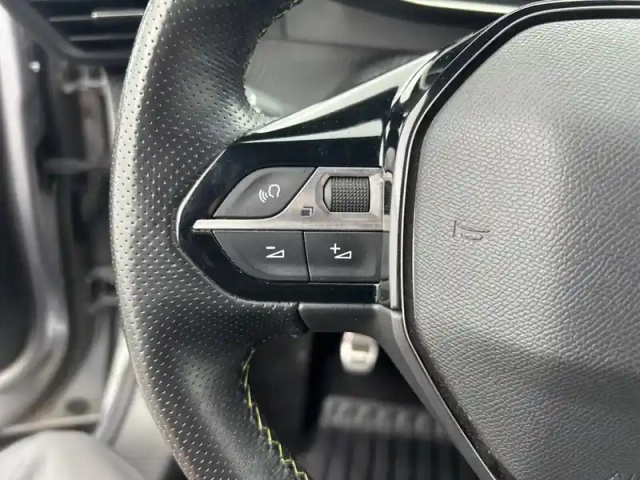 Peugeot 2008 puretech 130 s&amp;s bvm6 — photo 18