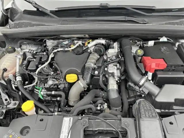 Renault Captur blue dci 115 edc — photo 17