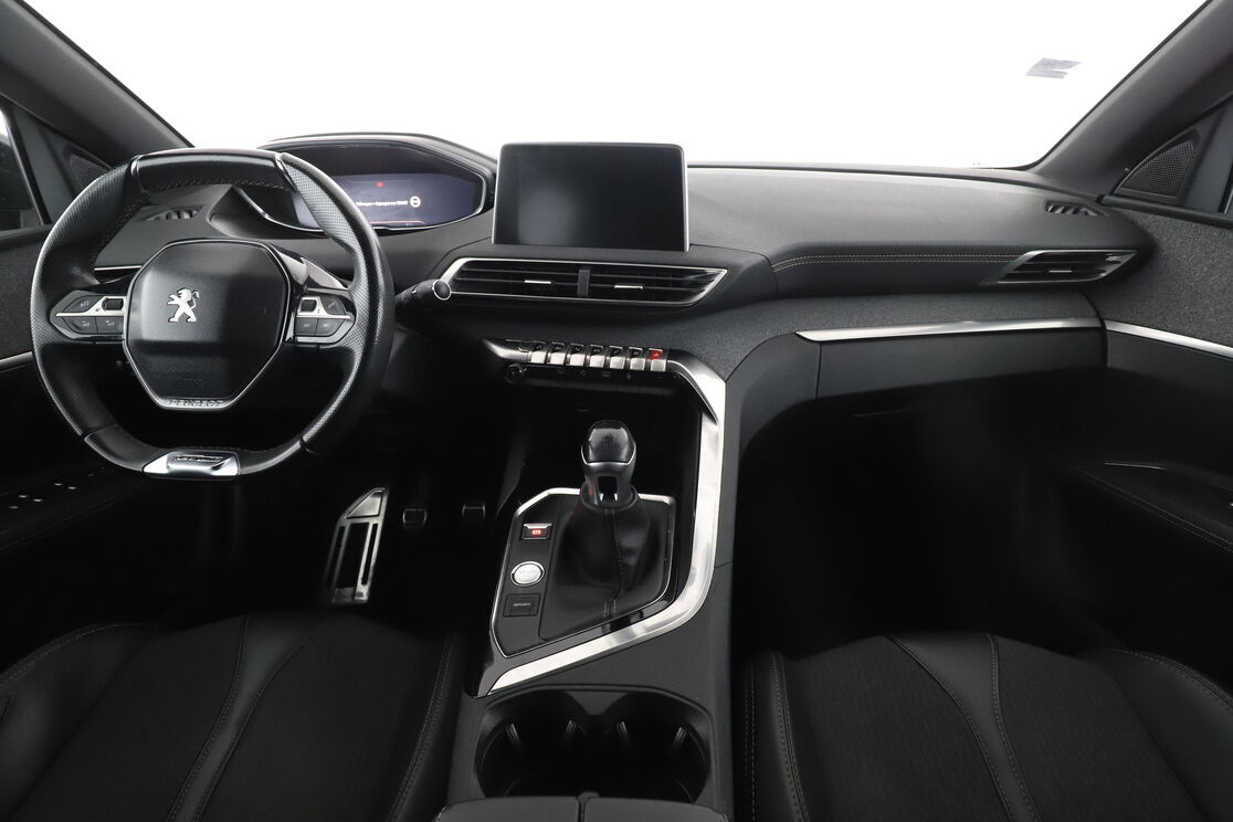 Peugeot 3008 1.2 PureTech GT Line — photo 11