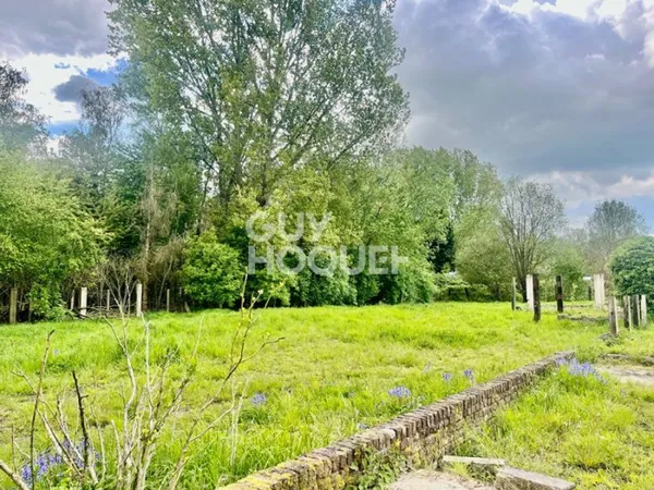 Terrain 883 m²