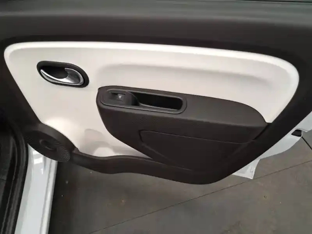 Renault Twingo iii sce 65 — photo 24