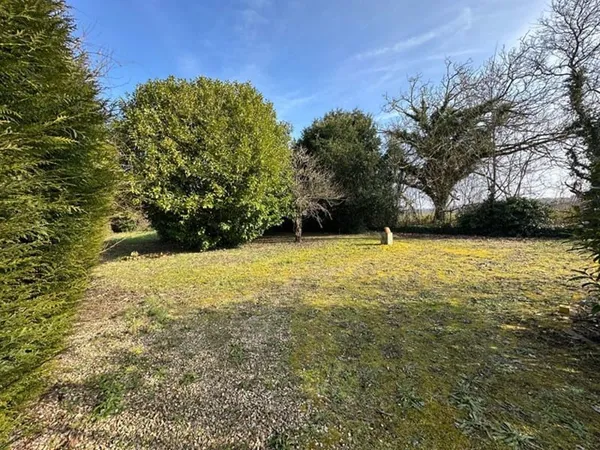 Terrain 1099 m²