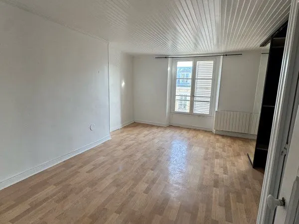 Apparemment 46m2 Versailles château