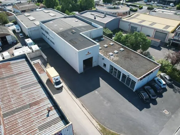 Local d'activité 1470 m²