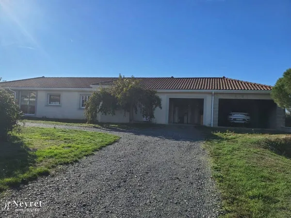Maison de plain-pied 8 pièces 202 m²