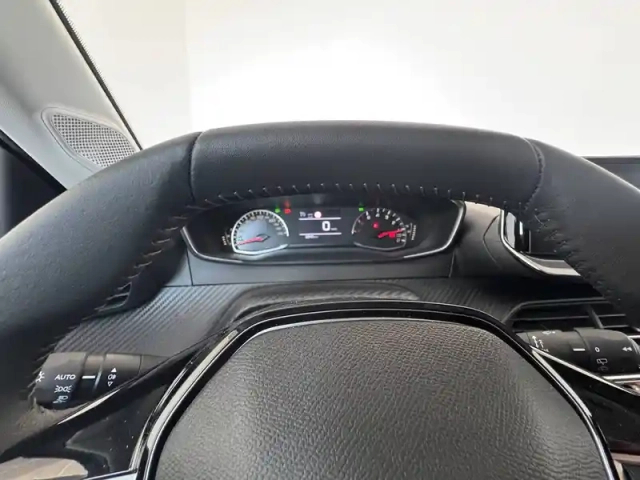 Peugeot 208 100 s&amp;s bvm6 — photo 19
