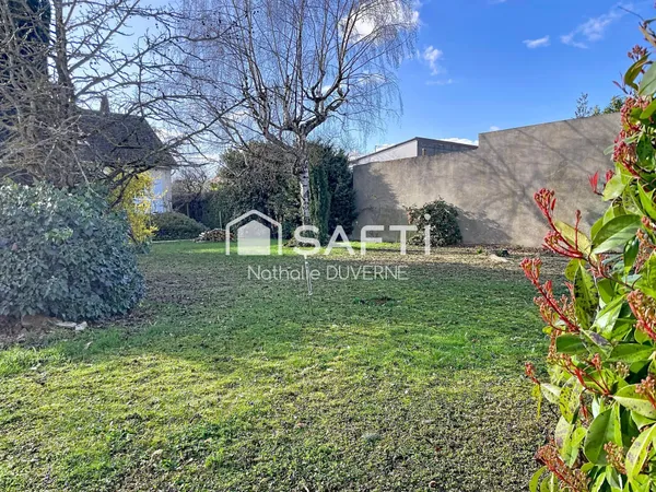 Terrain constructible non viabilisé 469 m2 - borné