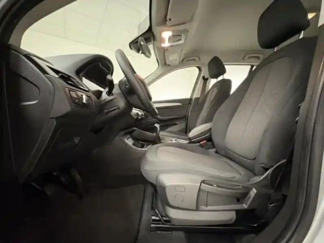 Bmw X1 sdrive16d 116ch business — photo 12