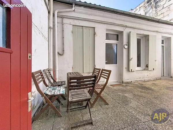 Studio 1 pièce 27 m²