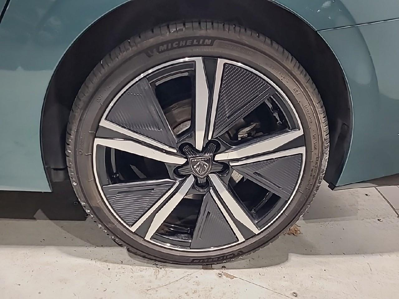 Peugeot 308 sw phev 180 e-eat8 gt — photo 16