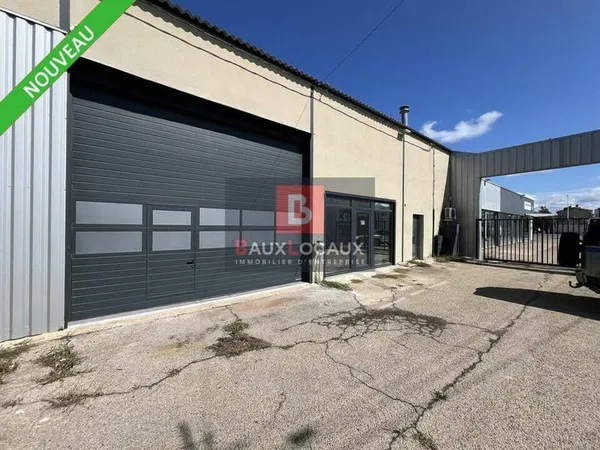 Local commercial 710 m²