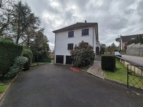 À Tulle, immeuble trois appartements