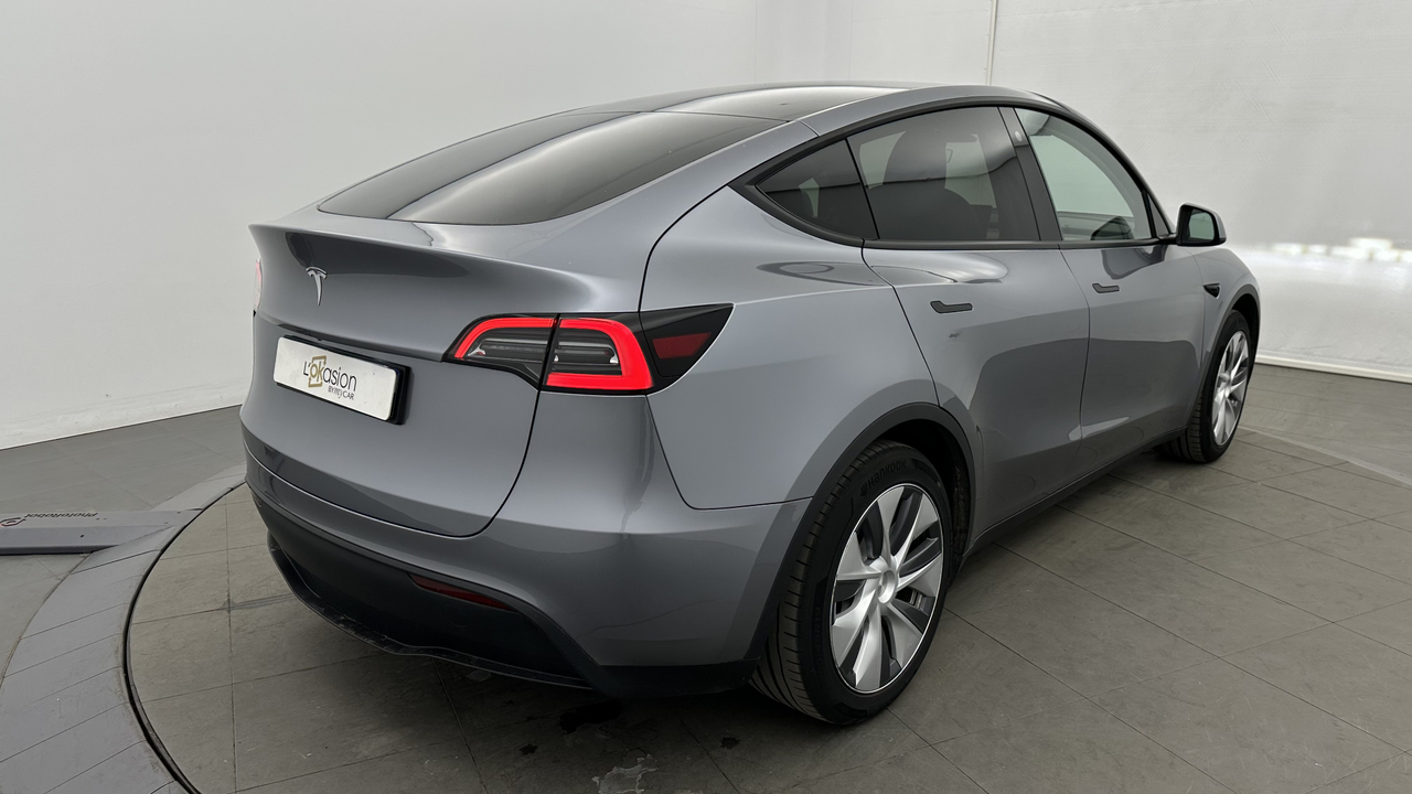 Tesla MODEL Y Standard RWD — photo 5