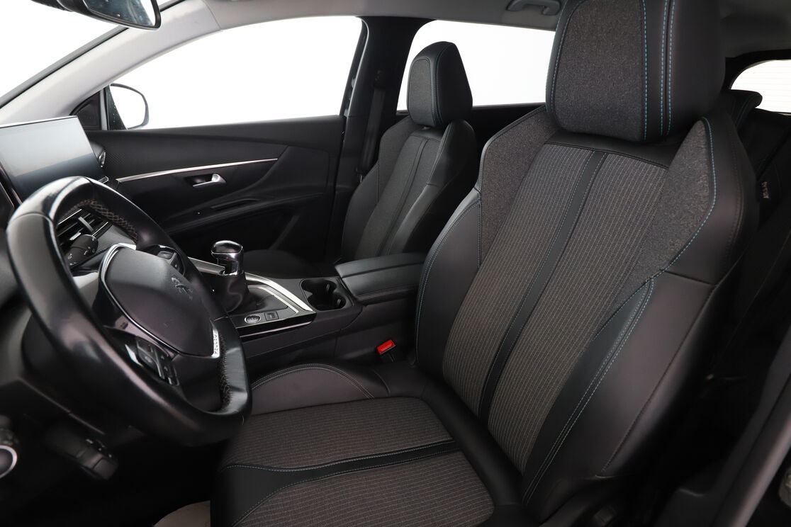 Peugeot 5008 1.5 Blue-HDi Allure — photo 9