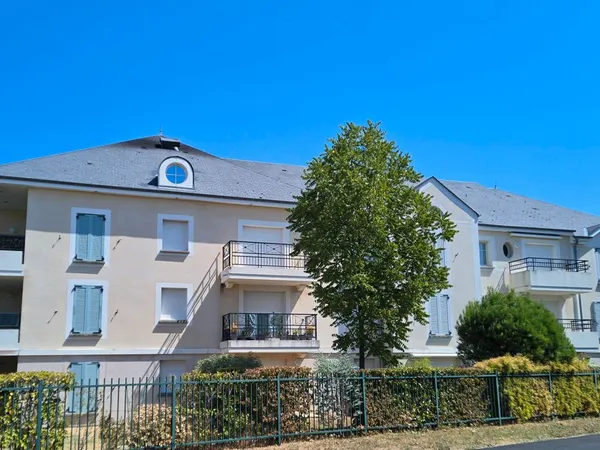 Saint Avertin quartier résidentiel T2 avec jardin privatif