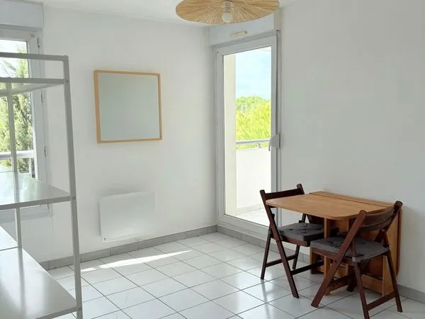 Studio meublé 20 m² avec terrasse et parking - Montpellier Millénaire