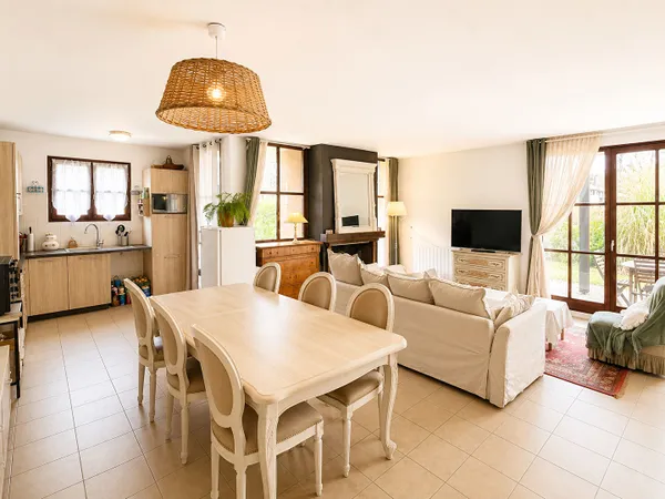 Maison de 90 m² à Salles