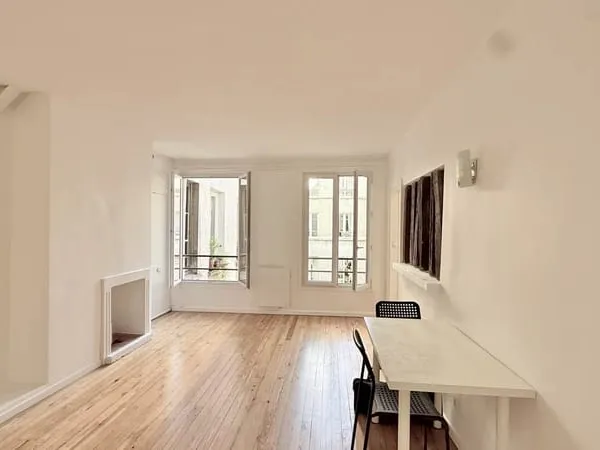 Paris 2ème - Montorgueil - Studio modulable en 2 pièces - refait à neuf - 28,58 m² - 345 000 euros