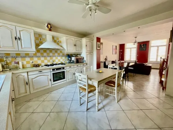 Immeuble de rapport 12 pièces 280 m²