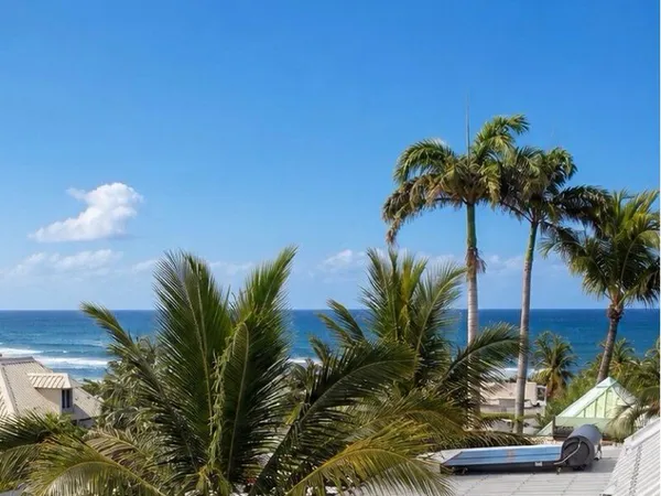 Maison F3 rénovée - Trou d'Eau à 300 m du lagon
