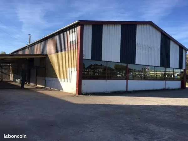 Local a louer st amand montrond (18)