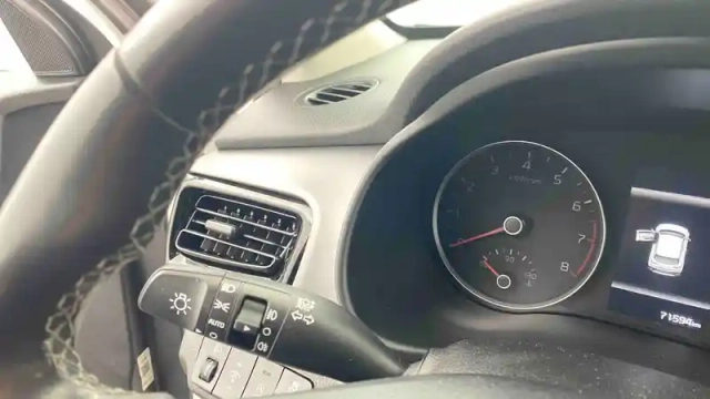 Kia Stonic 1.0 t-gdi 100 ch bvm6 — photo 24