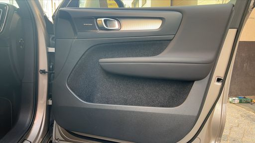 Volvo XC40 2.0 B3 163 DCT7 - Plus – 2022 – 53645 km – Hybride essence – Boîte Automatique — photo 25