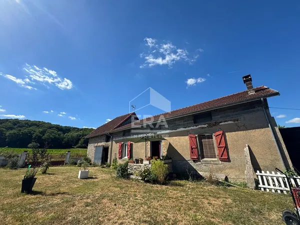 Ensemble immobilier avec dépendances sur 3 822 m² de terrain Fort potentiel