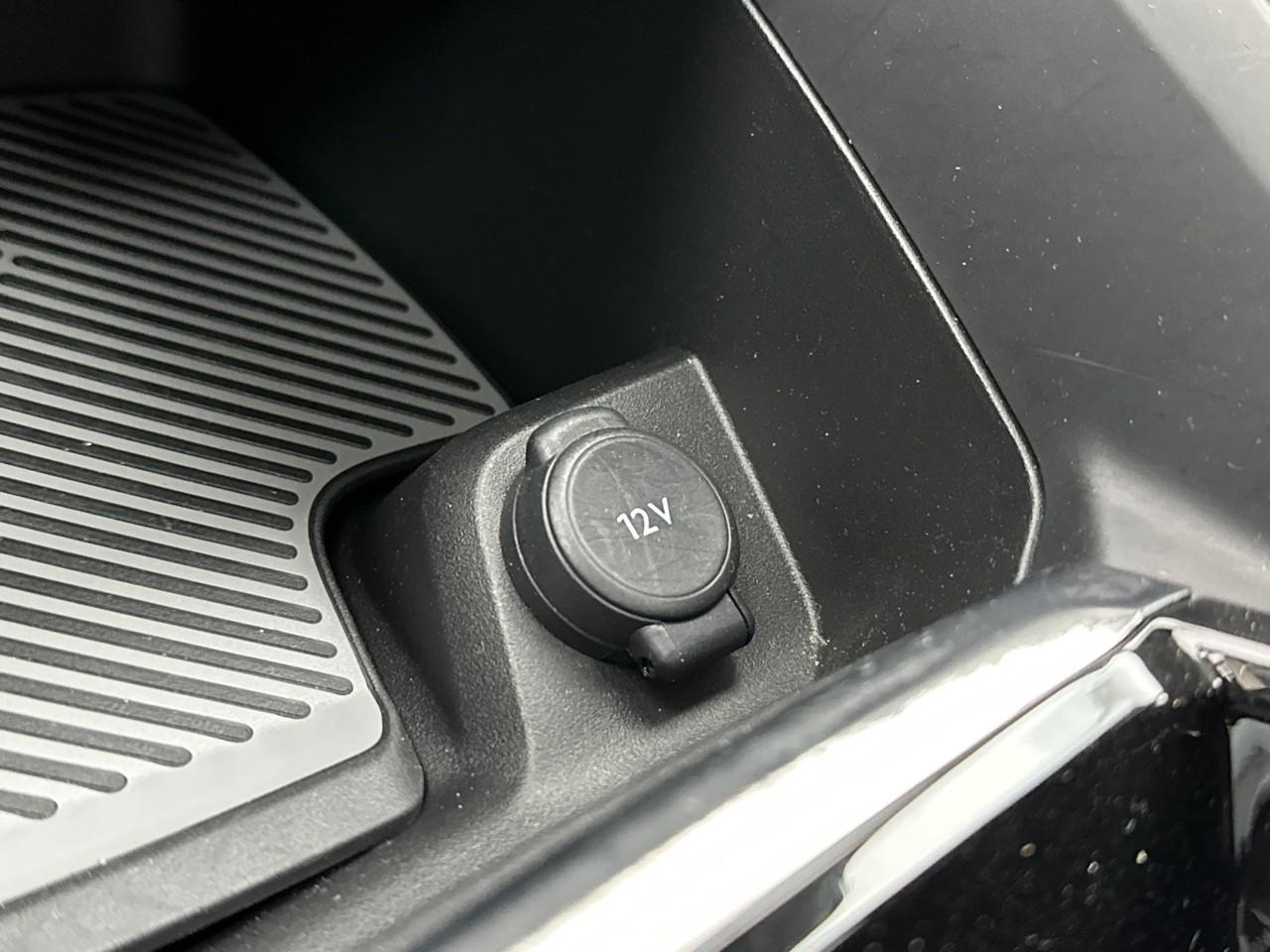 Citroën C4 e-c4 136 ch automatique live — photo 28