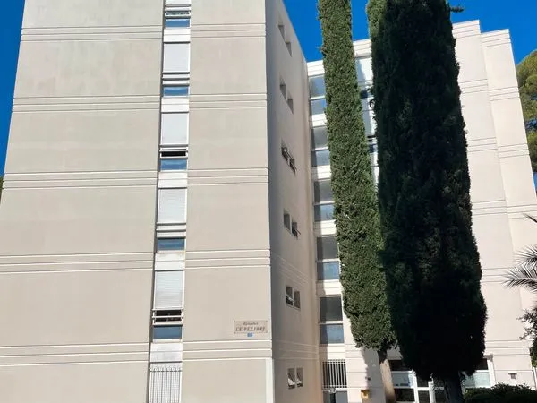 À louer parking sous sol - Hôpitaux Facultés
