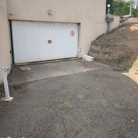 Place de parking sécurisé