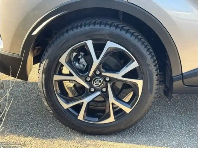 Toyota C-Hr 1.8 hybride 122 design ch — photo 25