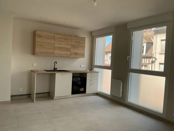 LOUVIERS CENTRE VILLE, F3 NEUF
