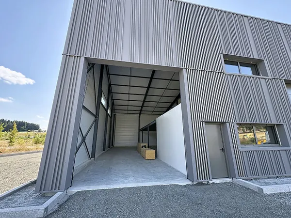 Local commercial Raucoules 170 M2