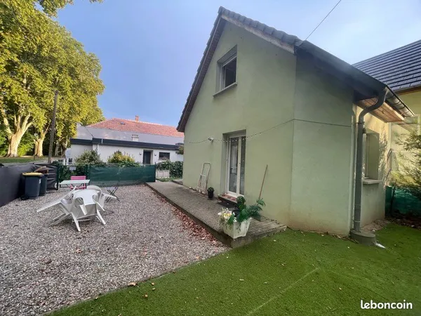 Maisonnette en duplex avec place de parking