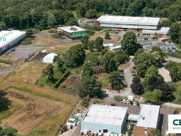 Bureaux 2577 m² VAL DE REUIL