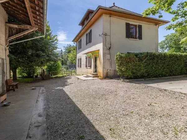 Maison 3 chambres, 140 m² + dépendances, sur 6200 m²