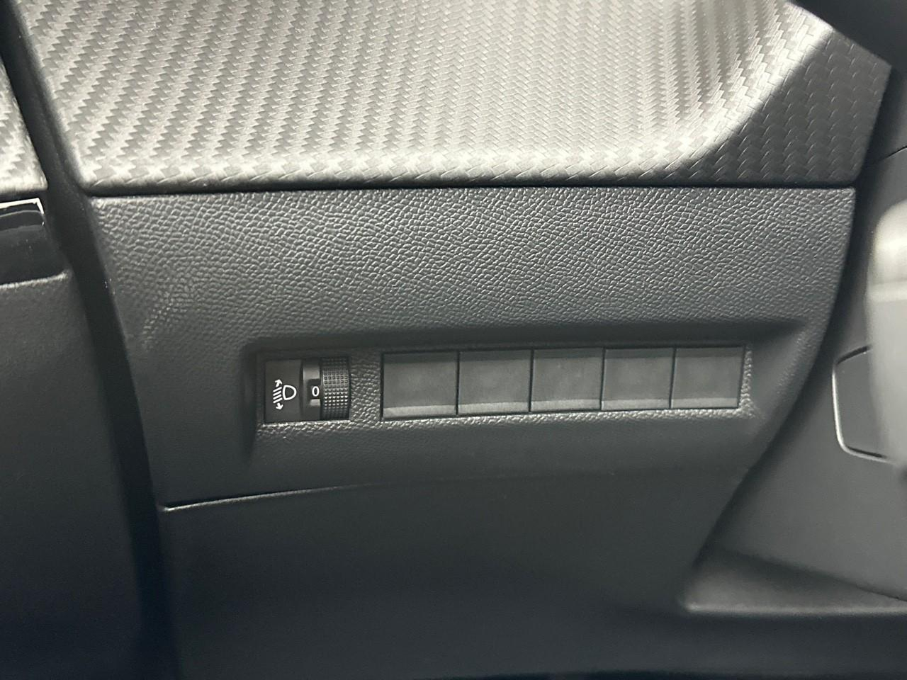 Peugeot 2008 100 s&s bvm6 allure — photo 16